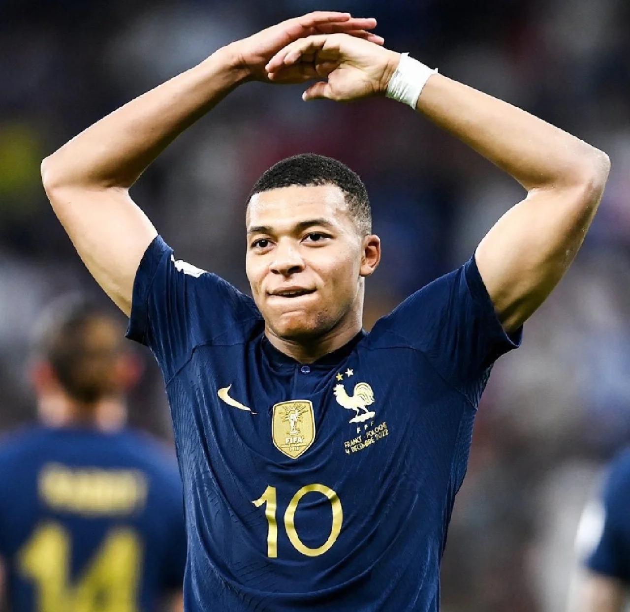 法国队连续三战不败，强势晋级淘汰赛