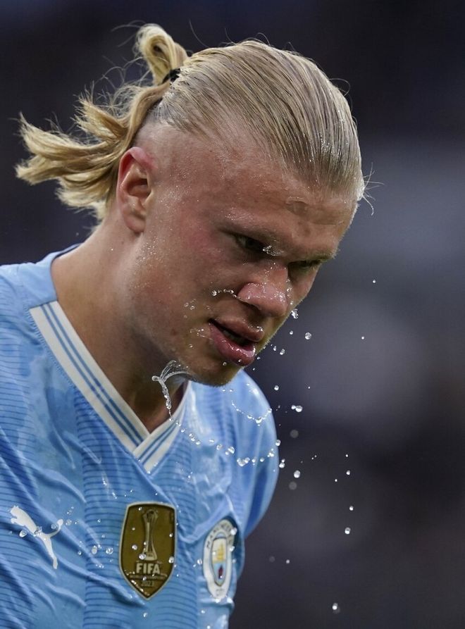 包含哈兰德在利物浦比赛中大胜，爆冷引发热议！的词条